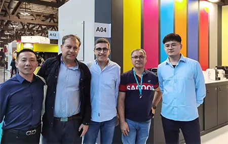 Em Çûn Pêşangeheke Derveyî Welat
